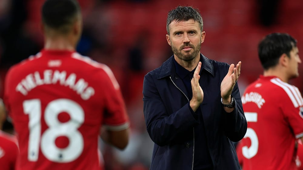 Michael Carrick the Manchester United head coach applauds the fans at the end of the Premier League match between Manchester United and Ipswich Town at Old Trafford, Manchester, UK on 30 August 2026.