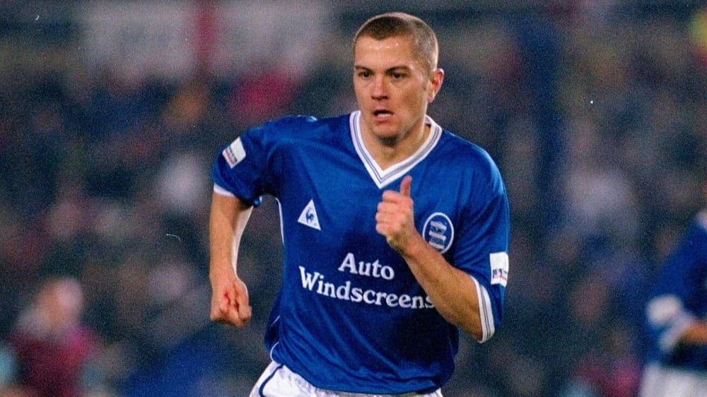 18 Nov 2000:  Martin Grainger of Birmingham City in action during the Nationwide League Division One match against Burnley played at St Andrews, in Birmingham, England. Birmingham City won the match 3-2. \ Photo taken by Paul Broadrick \ Mandatory Credit:Allsport UK /Allsport