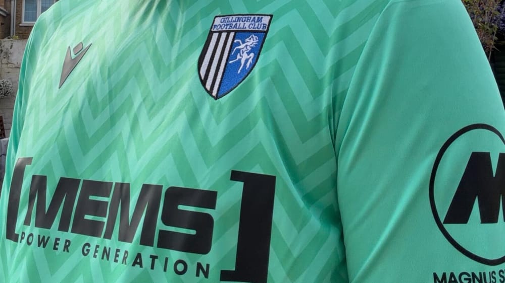Kit gills goalkeeper green