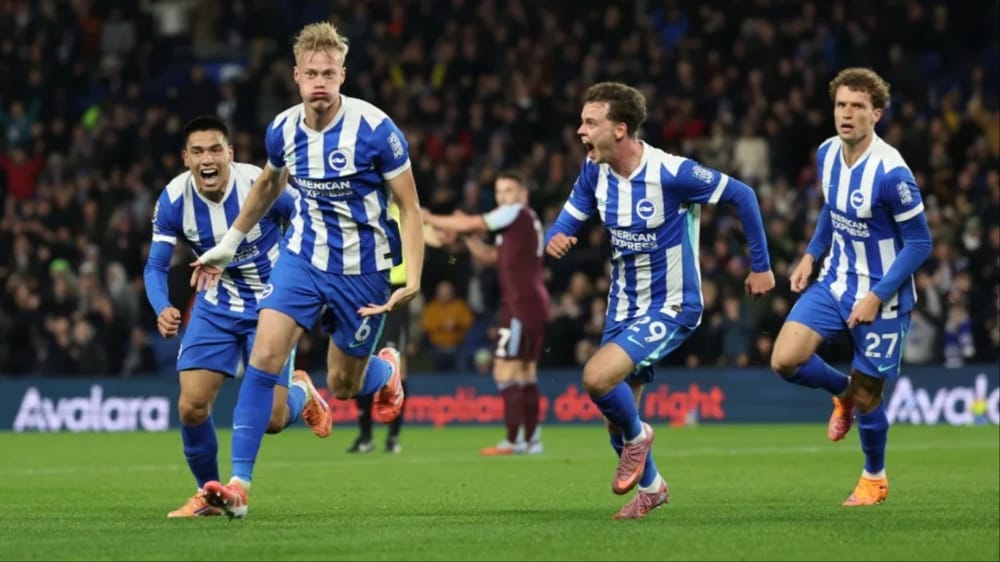 Jan Paul van Hecke celebrating his goal against Aston Villa