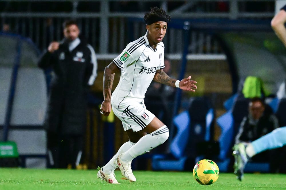 Fulham forward Kevin Santos Lopes De Macedo (Kevin) (22)  sprints forward with the ball during the EFL Cup match between Wycombe Wanderers and Fulham at Adams Park, High Wycombe, England on 28 October 2025.