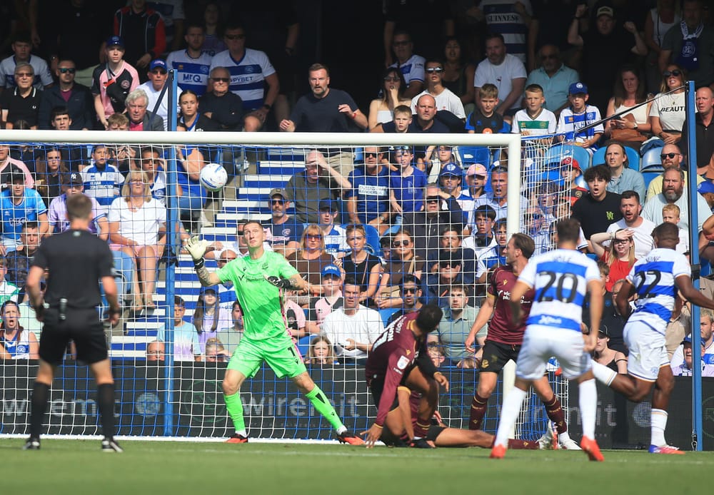 3FB4HT3 Bolton Wanders' goalkeeper Jack Bonham during the Sky Bet Championship match at MATRADE Loftus Road Stadium, London. Picture date: Saturday August 22, 2026.